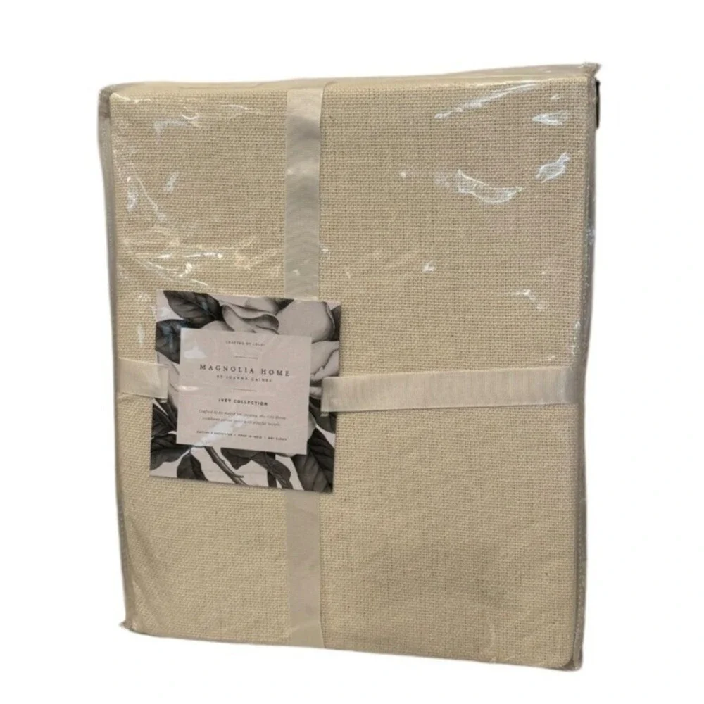MAGNOLIA HOME Joanna Gaines Ivey Collection Throw Blanket Grey Natural 50
